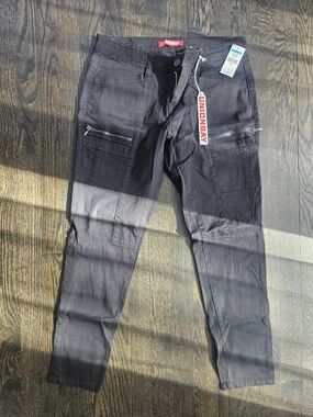 UNIONBAY Men's Black Slim Cargo Pants with Zip Pockets